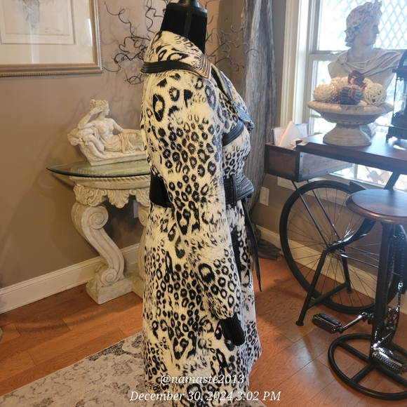 Bebe Snow Leopard Print Faux Fur Jacket Designer Celebrity Luxury #734 - Picture 7 of 16